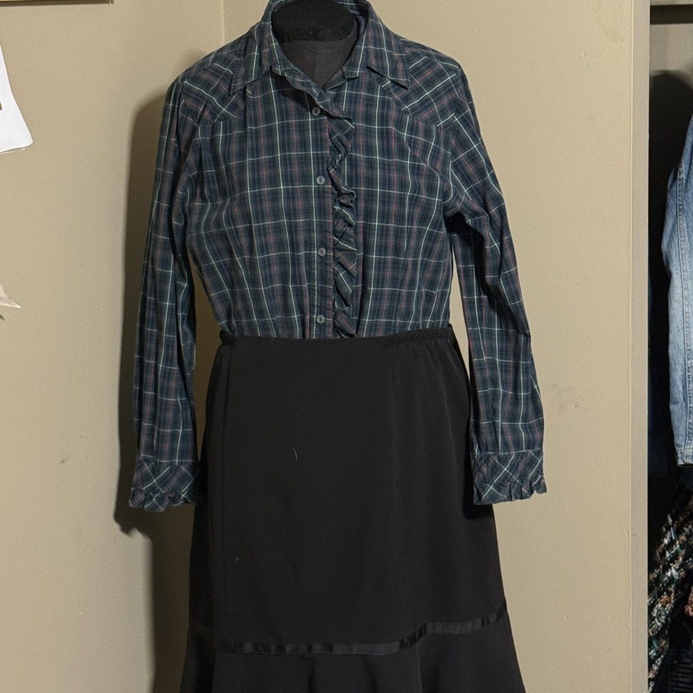 Plaid Ruffle Button-Up Shirt - Picture 2 of 14